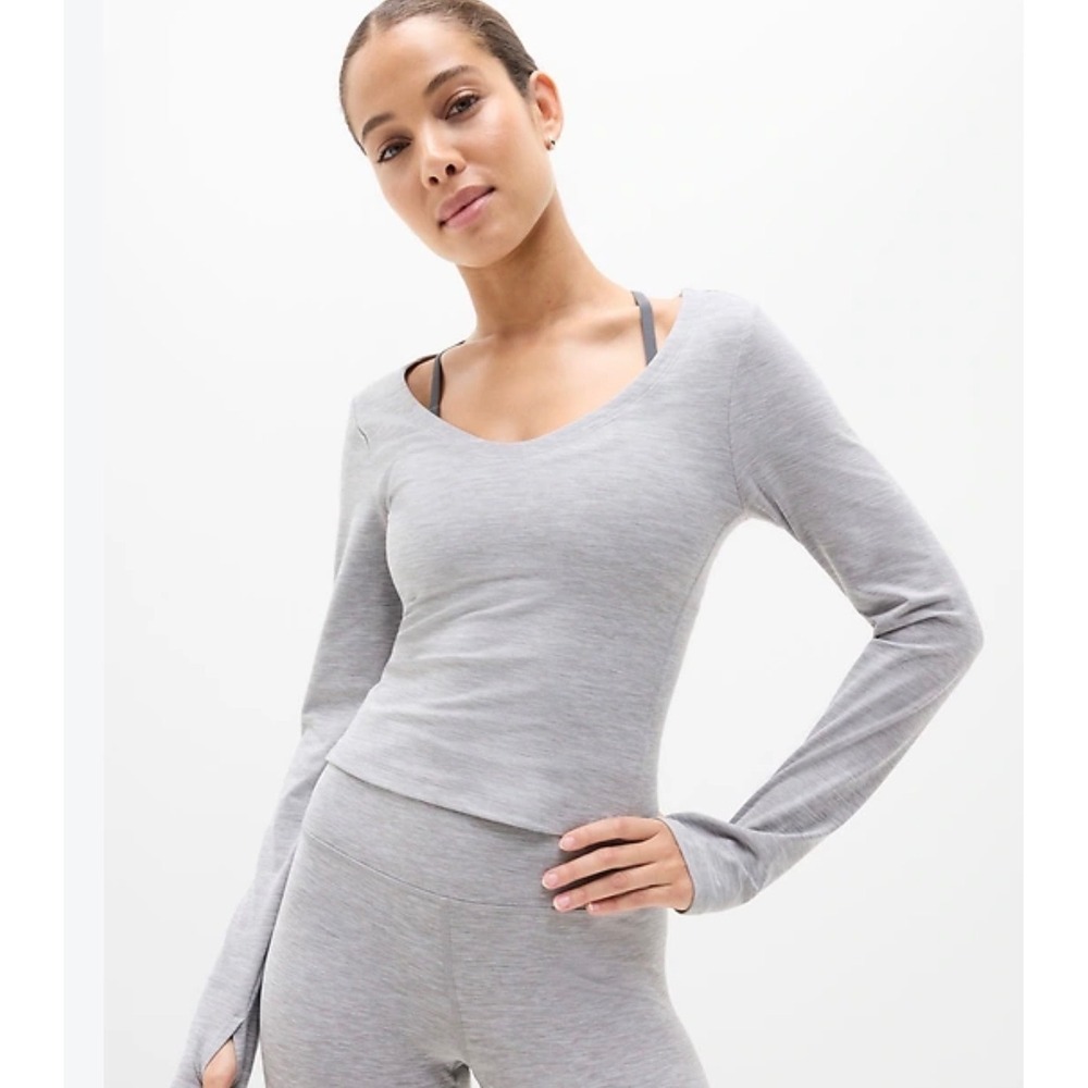Athleta Soft Luxe Womens Long Sleeve Top Heather Beige Thumbholes Size Medium